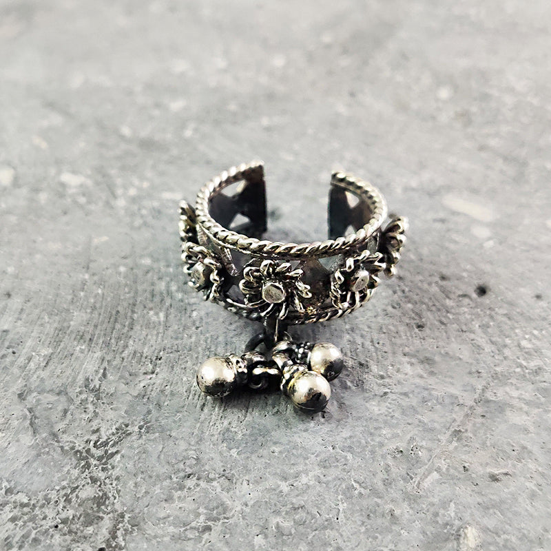 Jaali ring