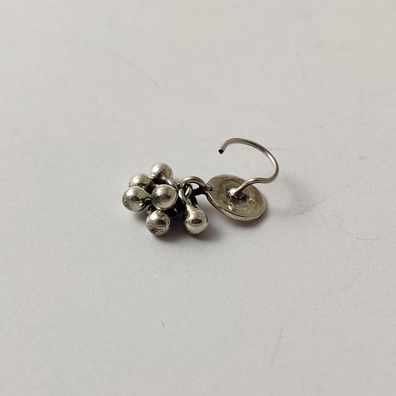 Guccha nose pin